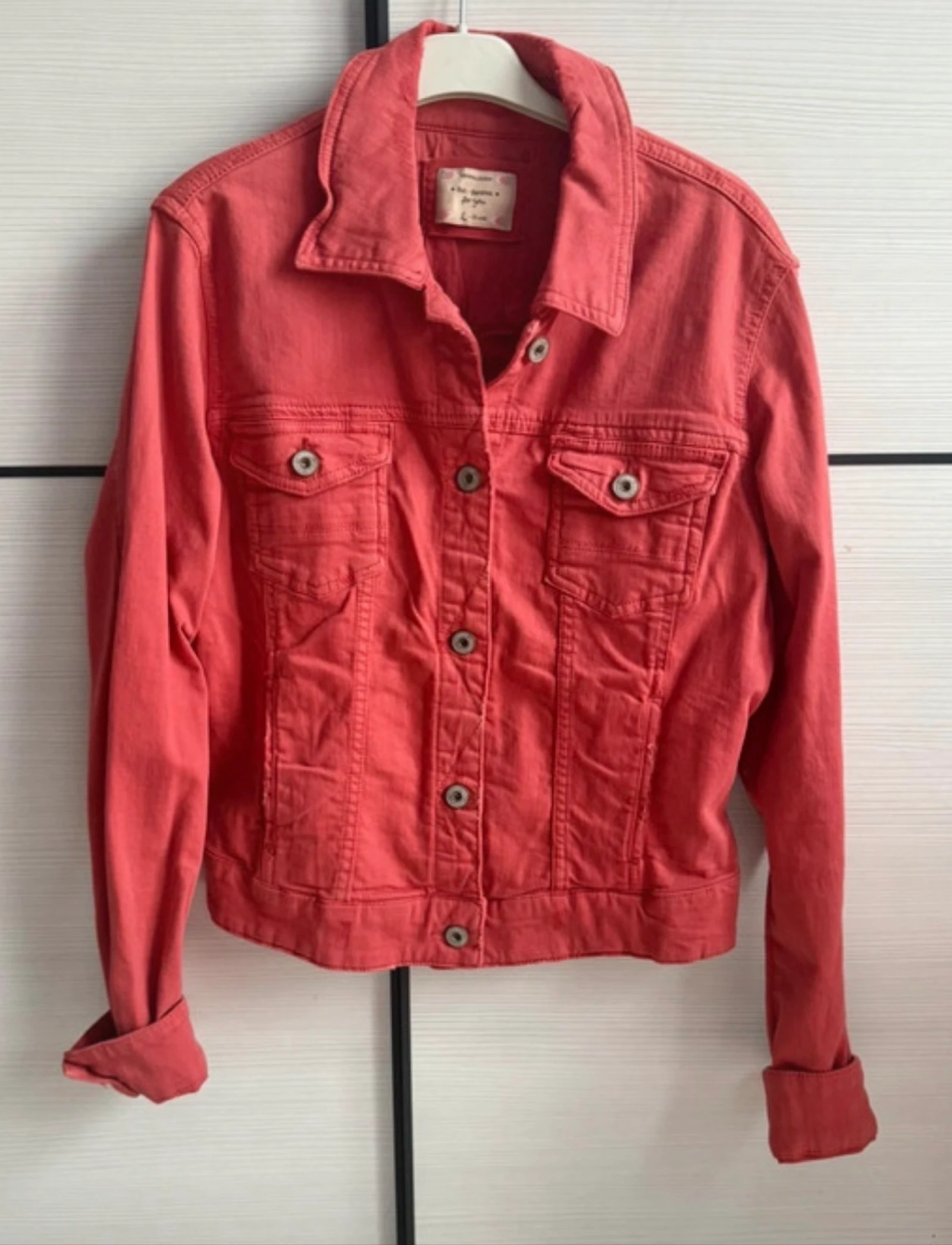 Cazadora vaquera Bershka coral / salmão tamanho G – photo 2